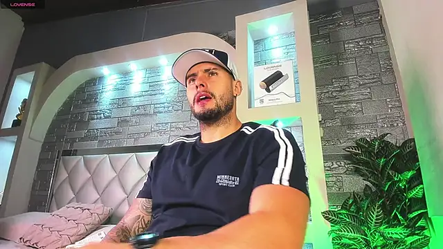 dominic de luca online show from 10-10-25, 03:05