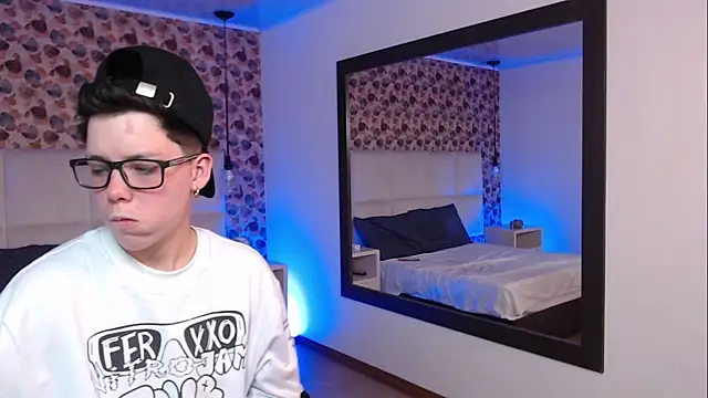 Snapshot of SpencerMontgomery chatting on 10-22-25, 07:46 SpencerMontgomery online show from 10-22-25, 07:46