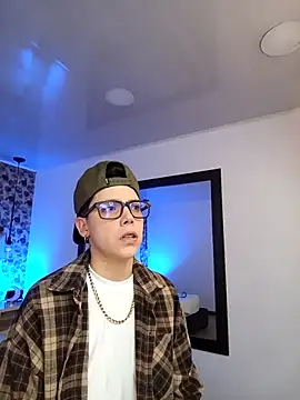 Snapshot of SpencerMontgomery chatting on 10-25-25, 07:19 SpencerMontgomery online show from 10-25-25, 07:19