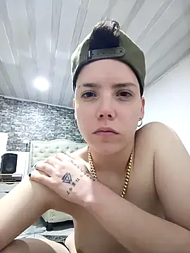 Snapshot of SpencerMontgomery chatting on 10-27-25, 03:32 SpencerMontgomery online show from 10-27-25, 03:32