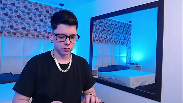 Snapshot of SpencerMontgomery chatting on 10-29-25, 07:37 SpencerMontgomery online show from 10-29-25, 07:37