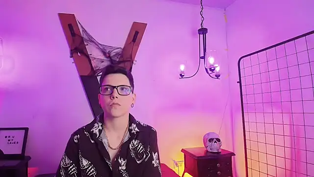 Snapshot of SpencerMontgomery chatting on 11-12-25, 07:24 SpencerMontgomery online show from 11-12-25, 07:24