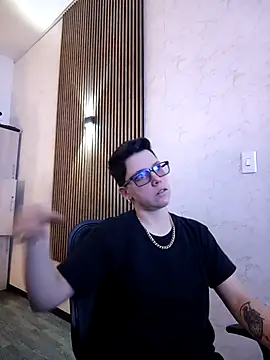 Snapshot of SpencerMontgomery chatting on 11-17-25, 05:19 SpencerMontgomery online show from 11-17-25, 05:19