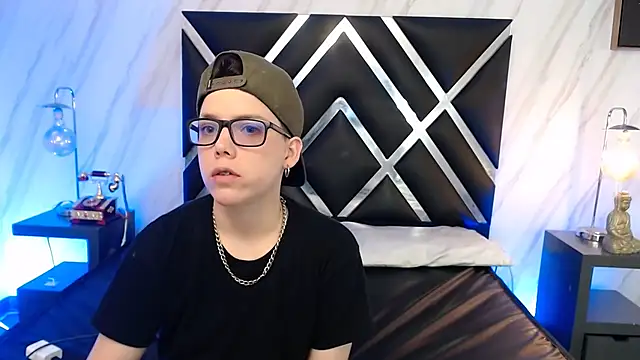 Snapshot of SpencerMontgomery chatting on 11-30-25, 04:33 SpencerMontgomery online show from 11-30-25, 04:33