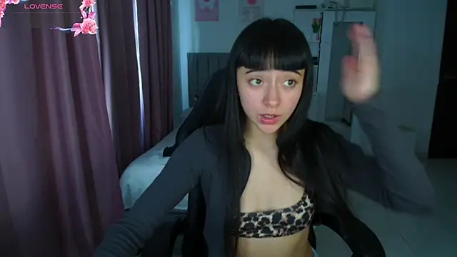 Snapshot of violetta_blackk chatting on 07-30-26, 04:39 violetta blackk online show from 07-30-26, 04:39
