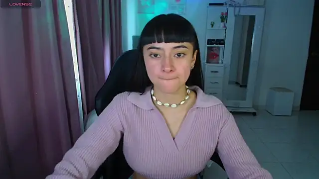 Snapshot of violetta_blackk chatting on 08-01-26, 04:28 violetta blackk online show from 08-01-26, 04:28