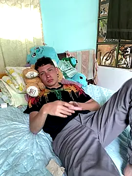 Snapshot of elfernh chatting on 12-19-25, 04:14 elfernh online show from 12-19-25, 04:14