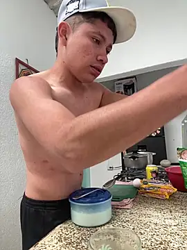 Snapshot of elfernh chatting on 12-22-25, 01:08 elfernh online show from 12-22-25, 01:08