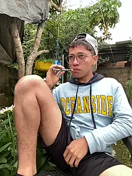 Snapshot of elfernh chatting on 02-15-26, 10:17 elfernh online show from 02-15-26, 10:17