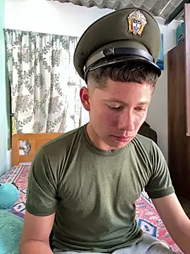 Snapshot of elfernh chatting on 03-19-26, 05:28 elfernh online show from 03-19-26, 05:28