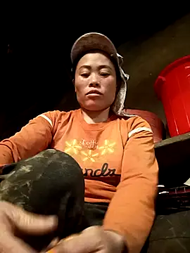 CoMay003 online show from 10-26-25, 05:46