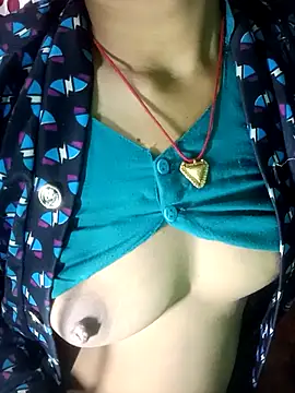 Snapshot of Sonam9696 chatting on 12-19-25, 07:21 Sonam9696 online show from 12-19-25, 07:21