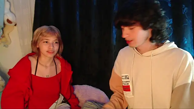 Snapshot of MixiPeach chatting on 05-14-26, 08:32 MixiPeach online show from 05-14-26, 08:32