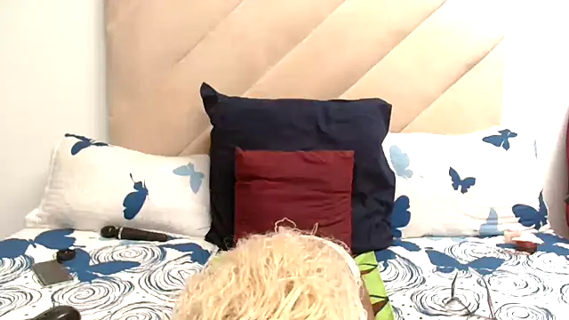 Snapshot of XXBUBBLYBARBIEXX chatting on 11-03-25, 01:45 XXBUBBLYBARBIEXX online show from 11-03-25, 01:45