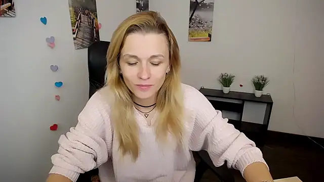 Snapshot of PeppyMia chatting on 10-11-25, 06:56 PeppyMia online show from 10-11-25, 06:56