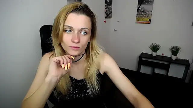 Snapshot of PeppyMia chatting on 10-24-25, 06:10 PeppyMia online show from 10-24-25, 06:10