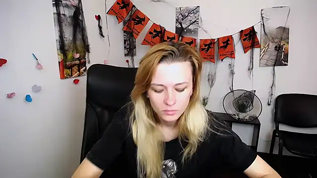 Snapshot of PeppyMia chatting on 11-01-25, 02:57 PeppyMia online show from 11-01-25, 02:57