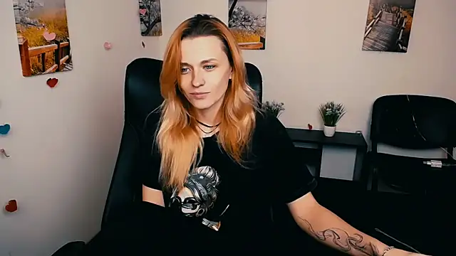 Snapshot of PeppyMia chatting on 11-24-25, 07:41 PeppyMia online show from 11-24-25, 07:41