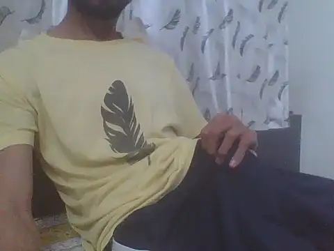 Snapshot of fckboy987 chatting on 11-23-25, 06:08 fckboy987 online show from 11-23-25, 06:08