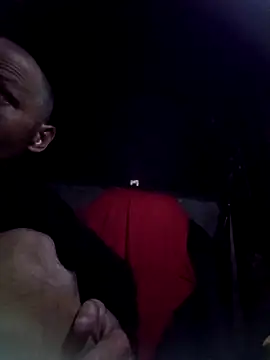 Snapshot of Romance32 chatting on 10-27-25, 08:18 Romance32 online show from 10-27-25, 08:18