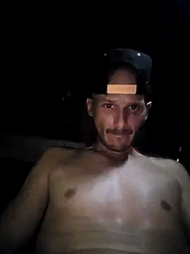 Snapshot of Romance32 chatting on 10-28-25, 02:04 Romance32 online show from 10-28-25, 02:04