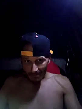 Snapshot of Romance32 chatting on 10-30-25, 03:41 Romance32 online show from 10-30-25, 03:41