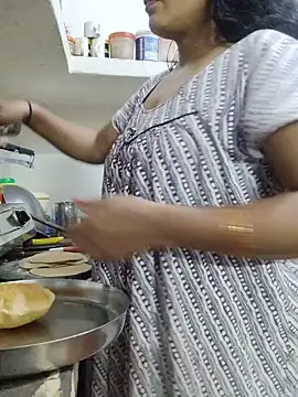 Snapshot of spicysuhana chatting on 07-20-26, 08:06 spicysuhana online show from 07-20-26, 08:06