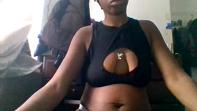 Snapshot of _she_was_a_fairy chatting on 12-15-25, 01:48 she was a fairy online show from 12-15-25, 01:48