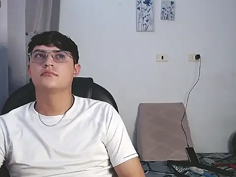 yesitwink  online show from 03-14-26, 03:12