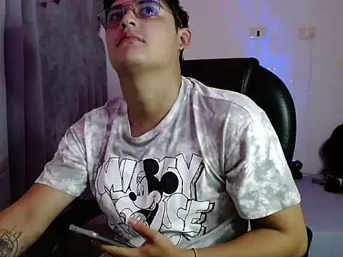 yesitwink  online show from 03-20-26, 03:55