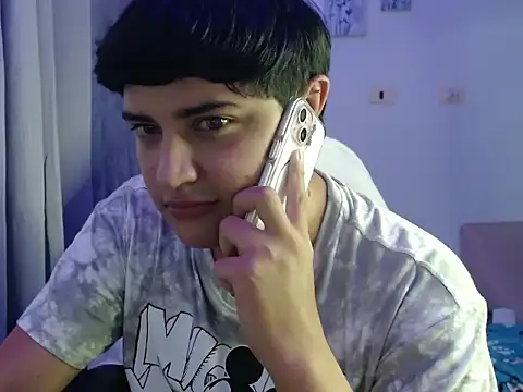 yesitwink  online show from 04-13-26, 02:50