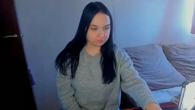 Snapshot of VoxxAura chatting on 11-03-25, 01:01 VoxxAura online show from 11-03-25, 01:01