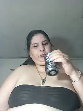 Snapshot of Ayma1983 chatting on 09-24-25, 12:36 Ayma1983 online show from 09-24-25, 12:36