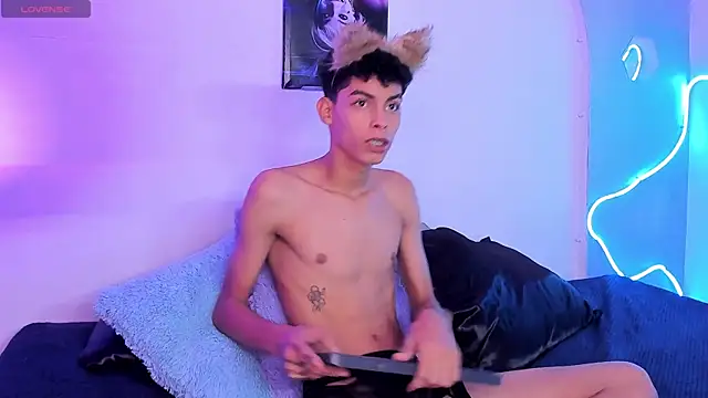 Room 69x online show from 09-18-25, 12:18