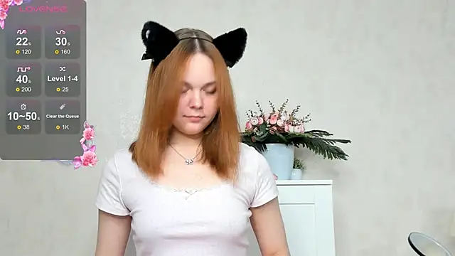 Snapshot of roxydolll chatting on 09-14-25, 02:33 roxydolll online show from 09-14-25, 02:33