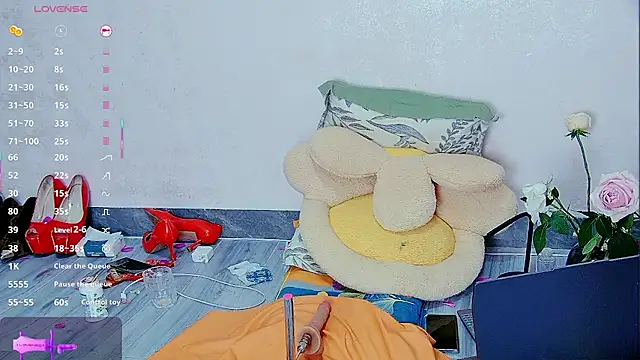 Snapshot of Solsken_ chatting on 09-27-25, 02:00 Solsken online show from 09-27-25, 02:00