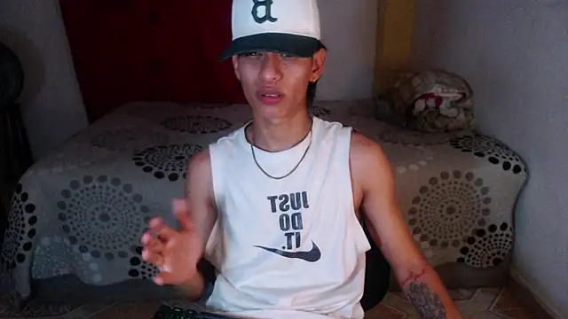 Snapshot of sung_yol chatting on 11-14-25, 10:40 sung yol online show from 11-14-25, 10:40