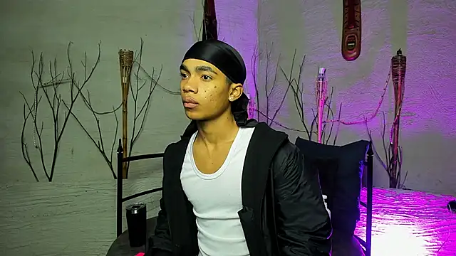 AlanCutee online show from 02-08-26, 01:36