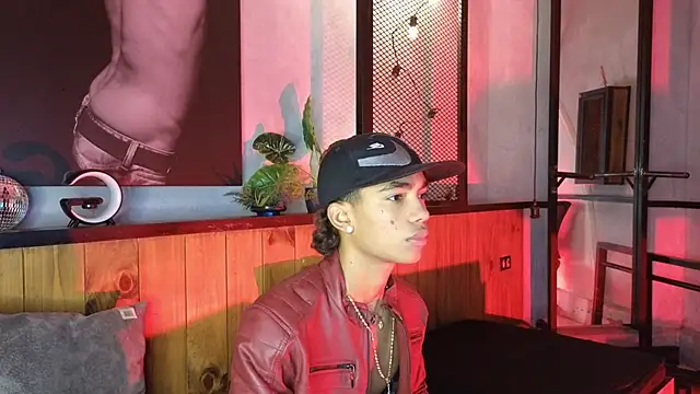 AlanCutee online show from 04-11-26, 11:47