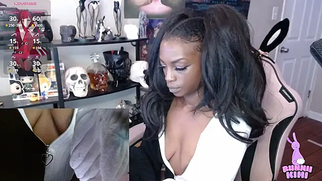 Snapshot of bunniikimi chatting on 09-16-25, 12:39 bunniikimi online show from 09-16-25, 12:39