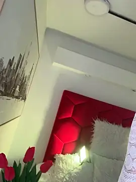 Alaia Snow online show from 12-04-25, 08:39