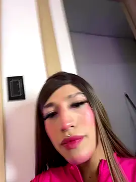 Alaia Snow online show from 12-05-25, 08:38