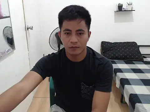 Snapshot of Lloyd_wintours chatting on 10-23-25, 04:28 Lloyd wintours online show from 10-23-25, 04:28