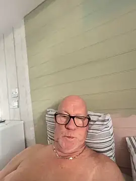 Snapshot of philefc chatting on 02-12-26, 09:15 philefc online show from 02-12-26, 09:15