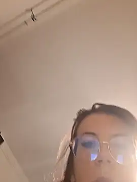 Snapshot of Anayssa_ chatting on 10-02-25, 12:23 Anayssa online show from 10-02-25, 12:23