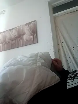 Snapshot of handsome8inchh chatting on 03-18-26, 02:37 handsome8inchh online show from 03-18-26, 02:37