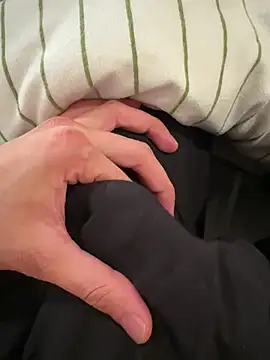 Snapshot of rockey118367 chatting on 09-13-25, 06:40 rockey118367 online show from 09-13-25, 06:40