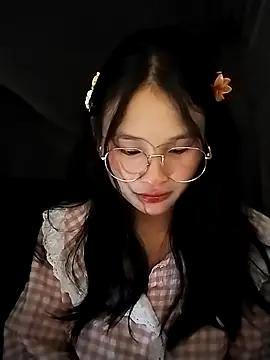 Snapshot of saronla_03 chatting on 09-19-25, 03:24 saronla 03 online show from 09-19-25, 03:24
