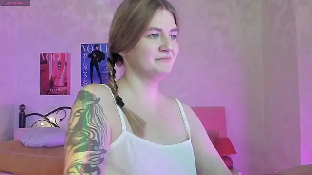 Snapshot of Ruby_Al1en chatting on 12-21-25, 01:24 Ruby Al1en online show from 12-21-25, 01:24