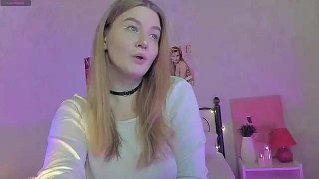 Snapshot of Ruby_Al1en chatting on 12-22-25, 05:37 Ruby Al1en online show from 12-22-25, 05:37